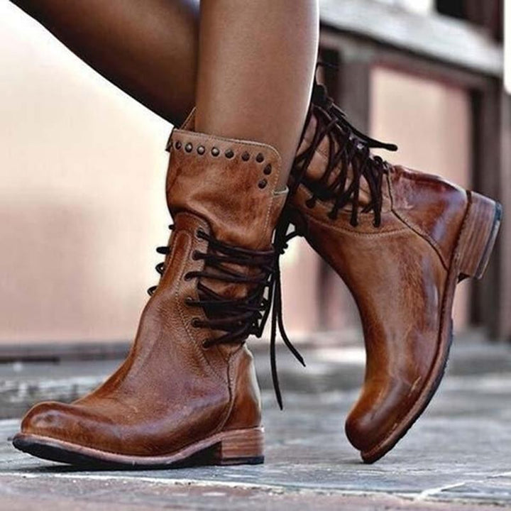 Aruna Tahi | Boots