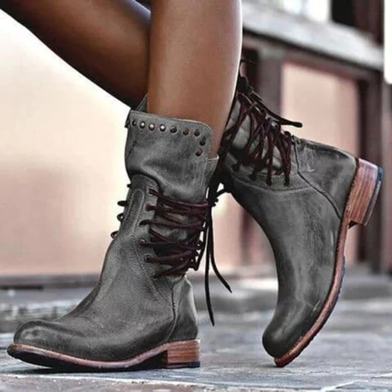 Aruna Tahi | Boots