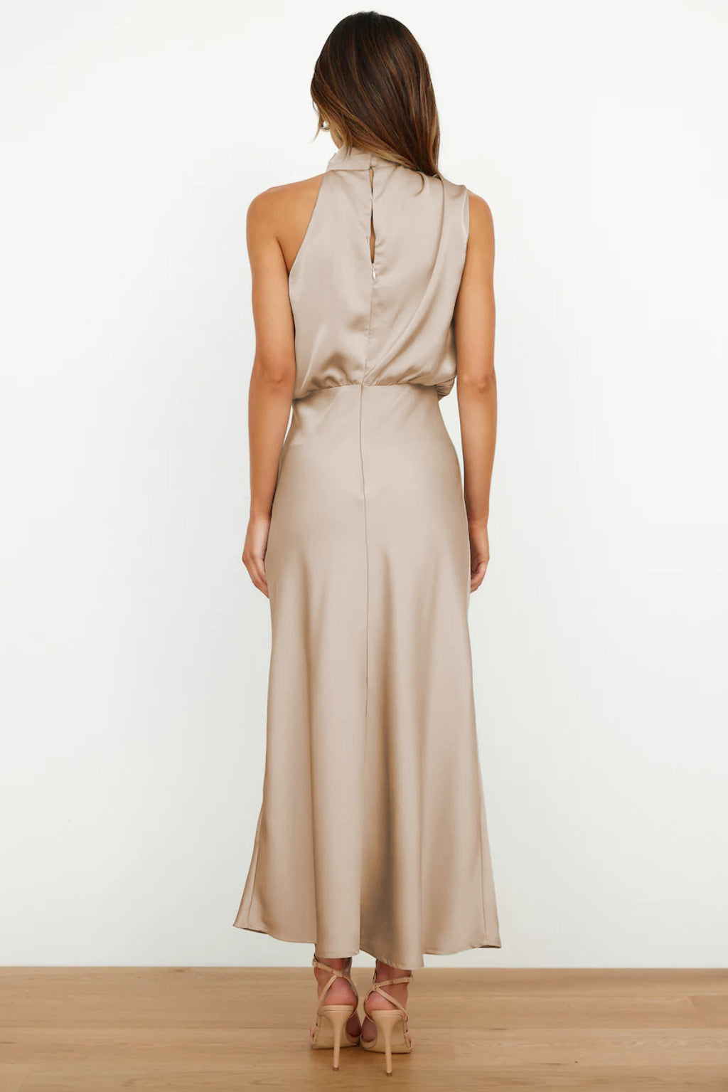 Theresa - Long dress with halter neck