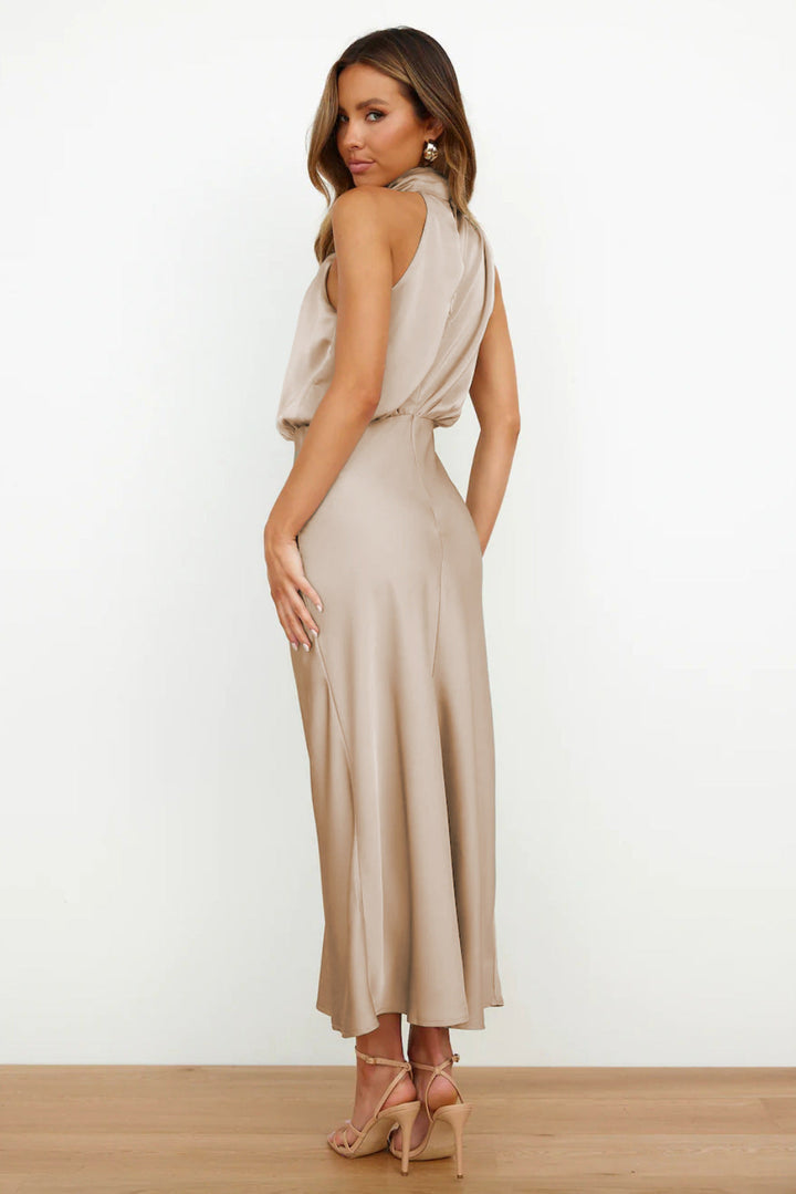 Theresa - Long dress with halter neck